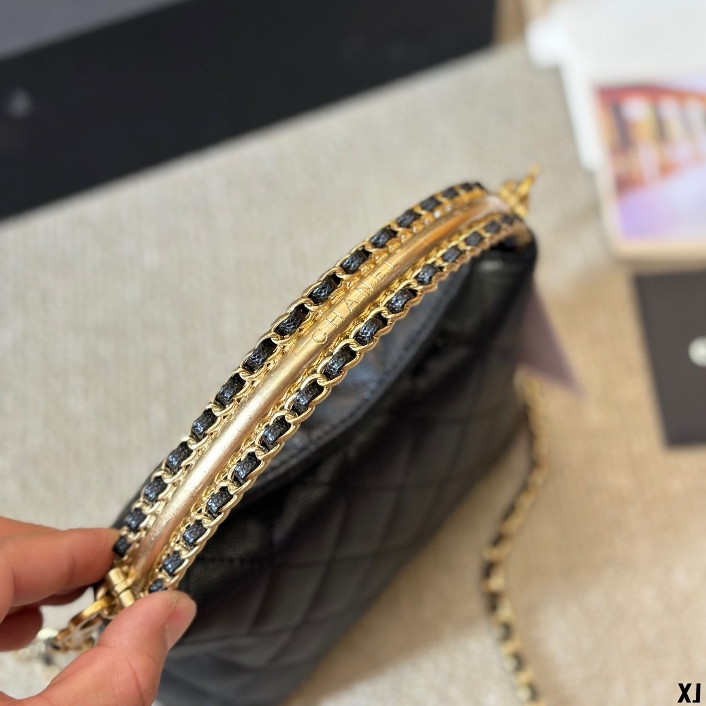 Sac vintage en métal à bandoulière