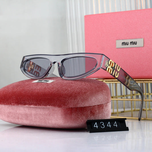 Gafas de sol de moda con emblemas de logo rectangulares dorados