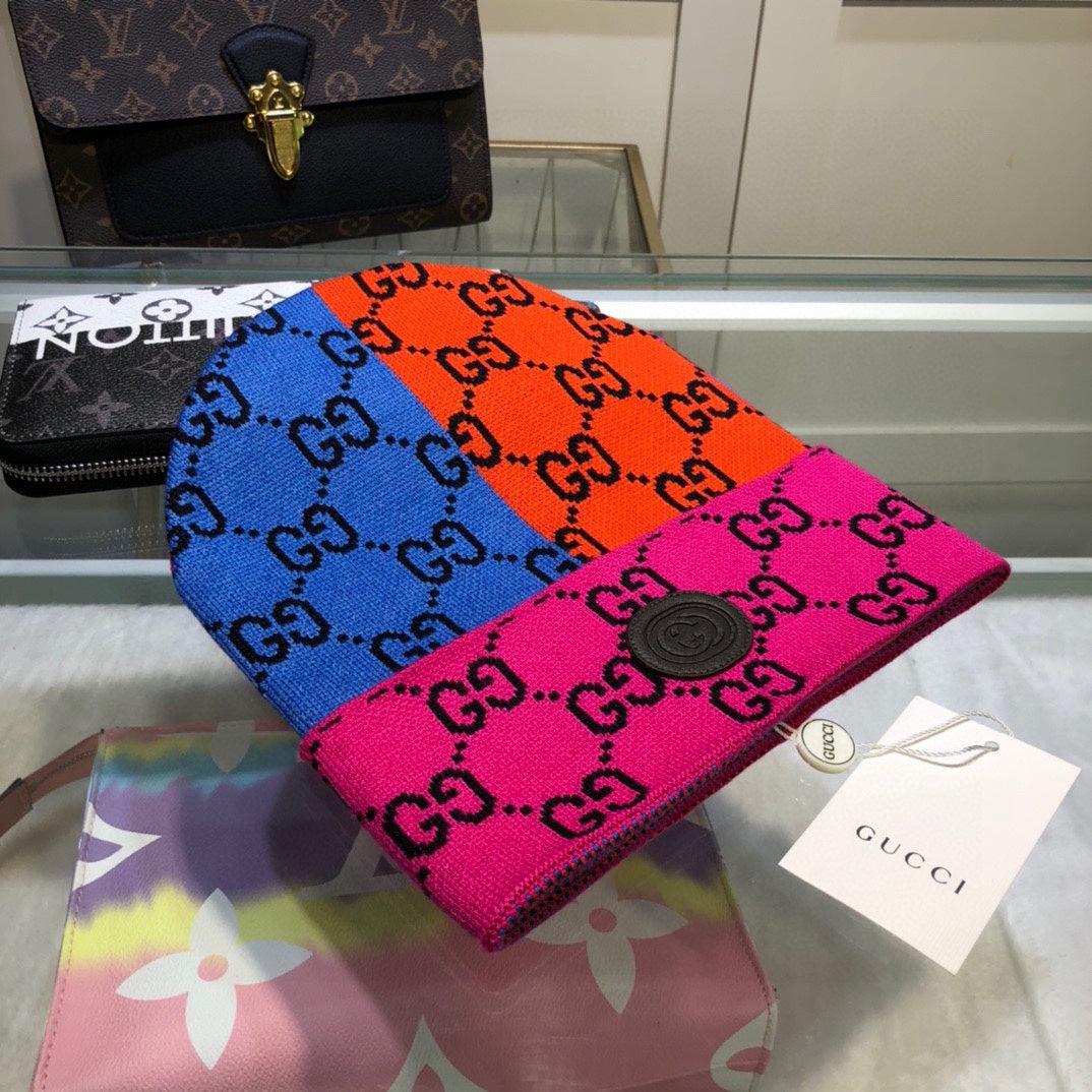 Bonnet unisexe tricoté avec coutures patchwork colorées