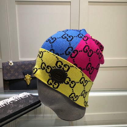 Bonnet unisexe tricoté avec coutures patchwork colorées