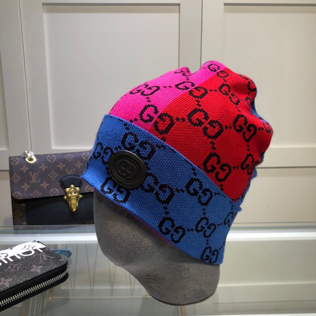 Bonnet unisexe tricoté avec coutures patchwork colorées