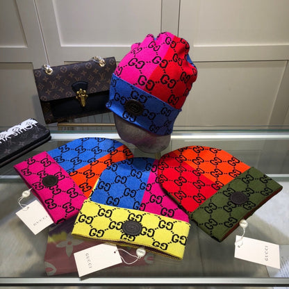 Bonnet unisexe tricoté avec coutures patchwork colorées