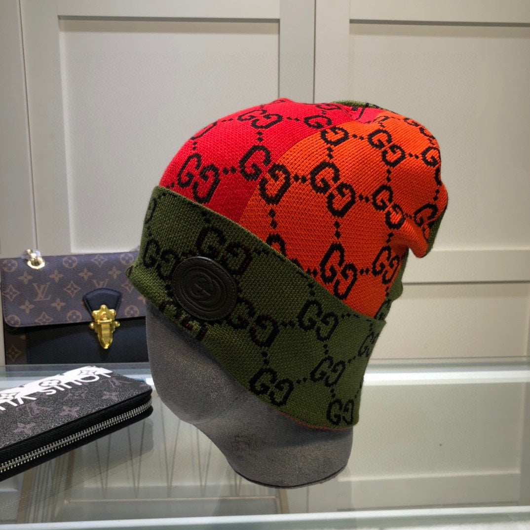 Bonnet unisexe tricoté avec coutures patchwork colorées