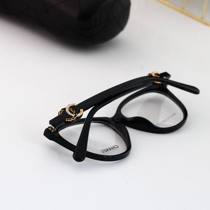 Lunettes en Métal Cat-Eye Ornées du Logo Diamant