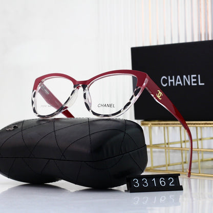 Lunettes œil-de-chat aux couleurs assorties
