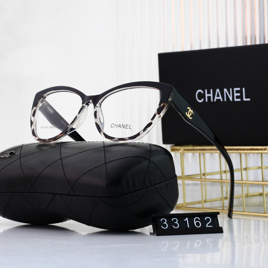 Lunettes œil-de-chat aux couleurs assorties