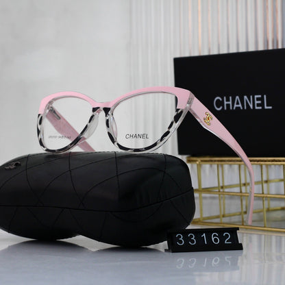 Lunettes œil-de-chat aux couleurs assorties