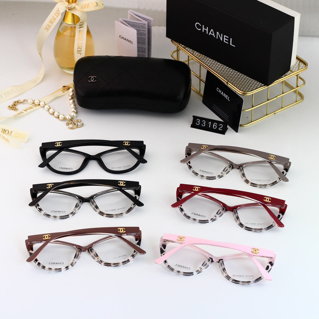 Lunettes œil-de-chat aux couleurs assorties