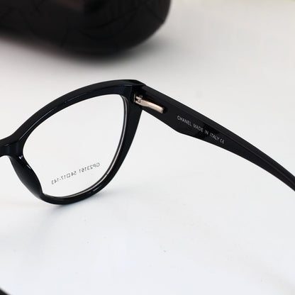 Lunettes œil-de-chat aux couleurs assorties