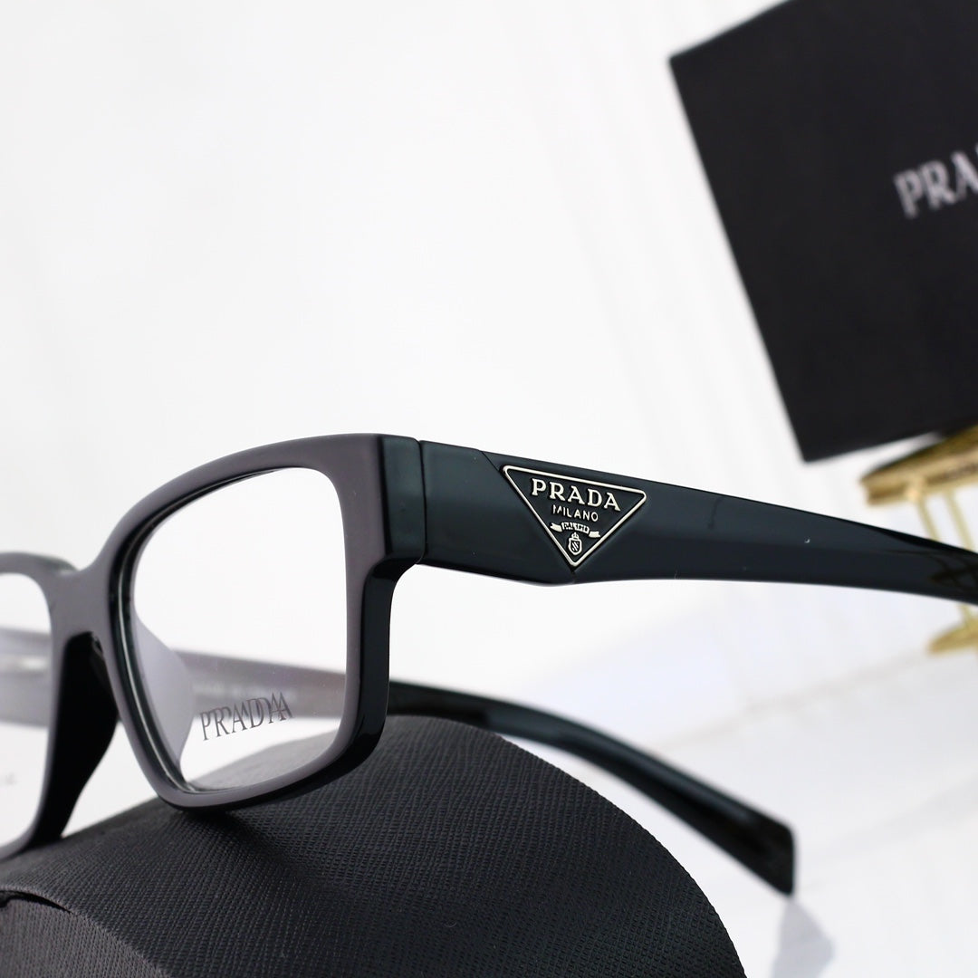 Lunettes carrées avec logo triangle classique