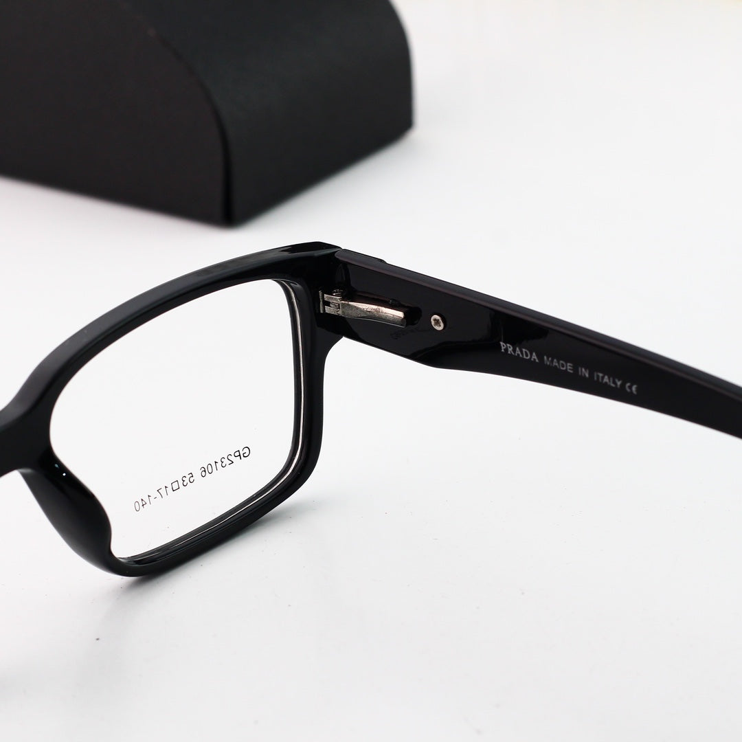 Lunettes carrées avec logo triangle classique