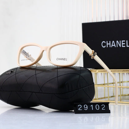Lunettes à logo strass tendance