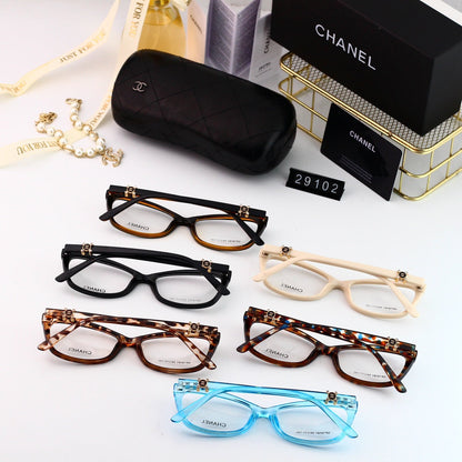 Lunettes à logo strass tendance