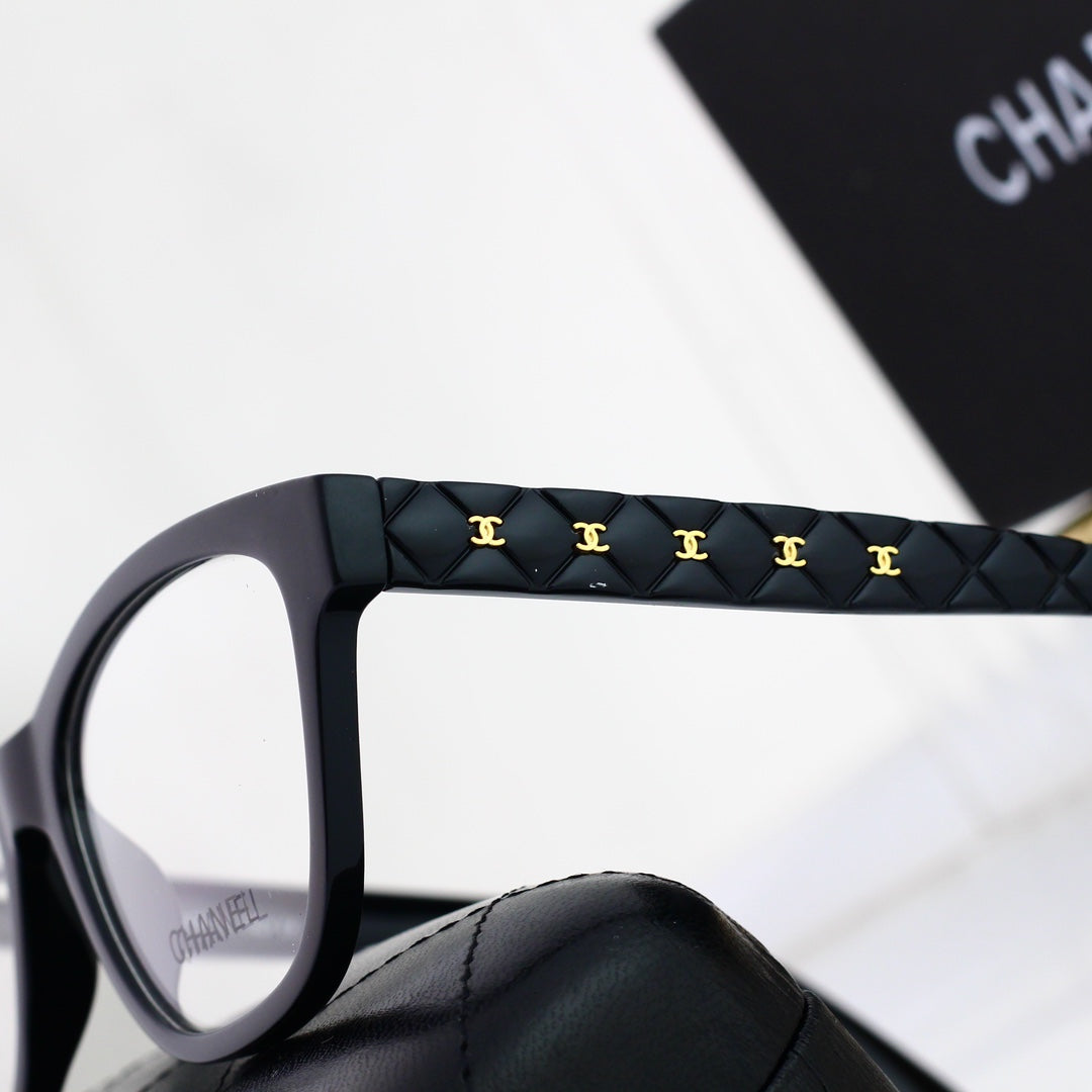 Lunettes élégantes à monture métallique