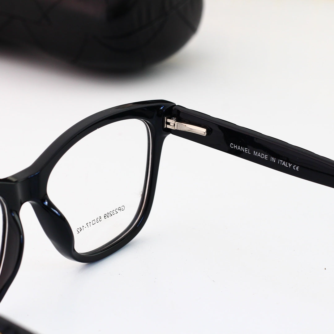 Lunettes élégantes à monture métallique