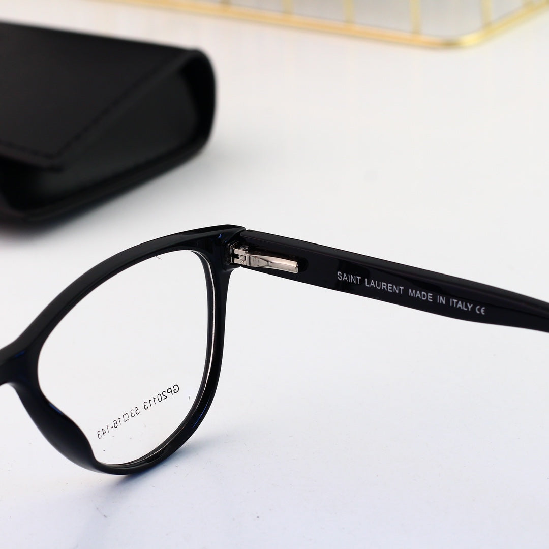 Lunettes de luxe avec nouveau logo à la mode