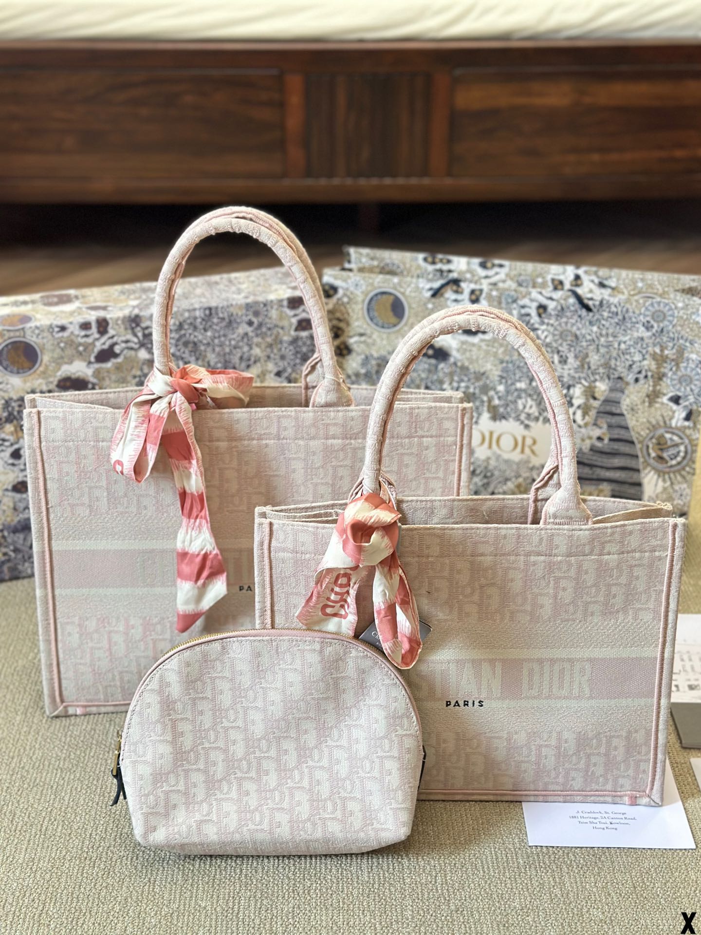 Sac fourre-tout classique brodé pour femme