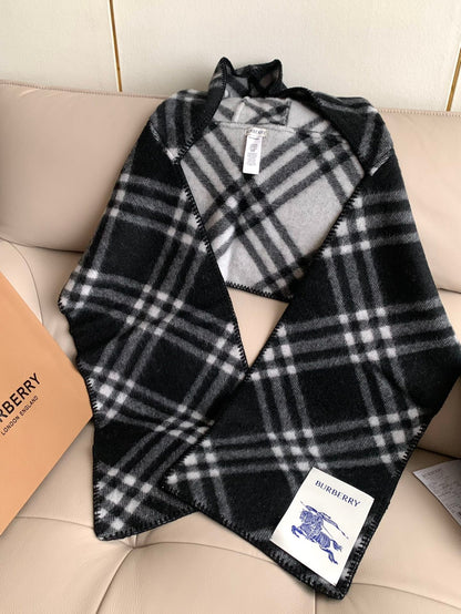 Écharpe à Capuche en Laine Jacquard à Carreaux