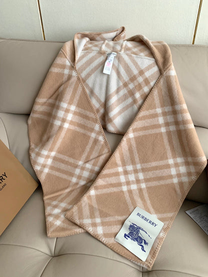 Écharpe à Capuche en Laine Jacquard à Carreaux