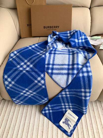 Écharpe à Capuche en Laine Jacquard à Carreaux