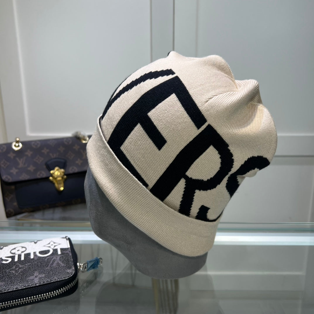 Chapeau en maille doux unisexe en laine avec lettres