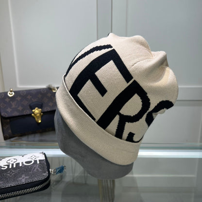 Chapeau en maille doux unisexe en laine avec lettres