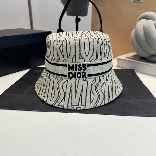 Sombrero de cubo con relieve completo
