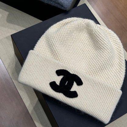 Chapeau en laine classique chaud et élégant