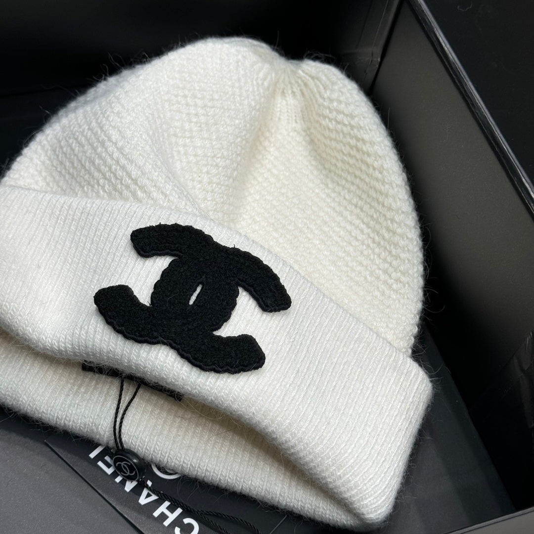 Chapeau en laine classique chaud et élégant