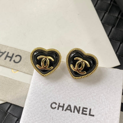 Boucles d'oreilles cœur noir élégantes