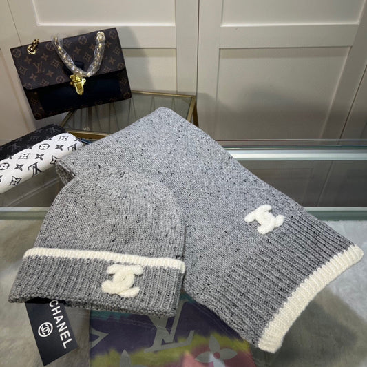 Conjunto de gorro y bufanda de punto con diseño en punta