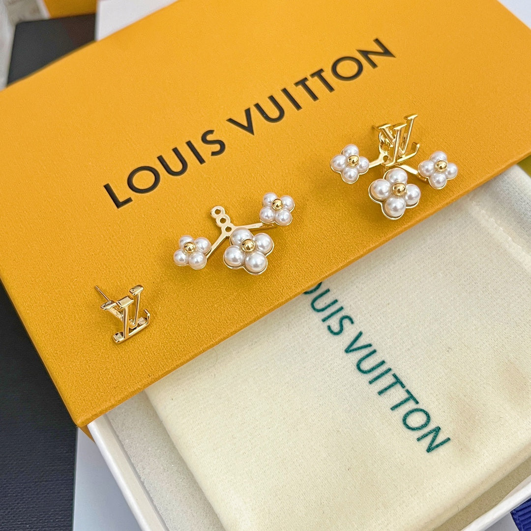 Boucles d'oreilles fleuries fantaisie en perles