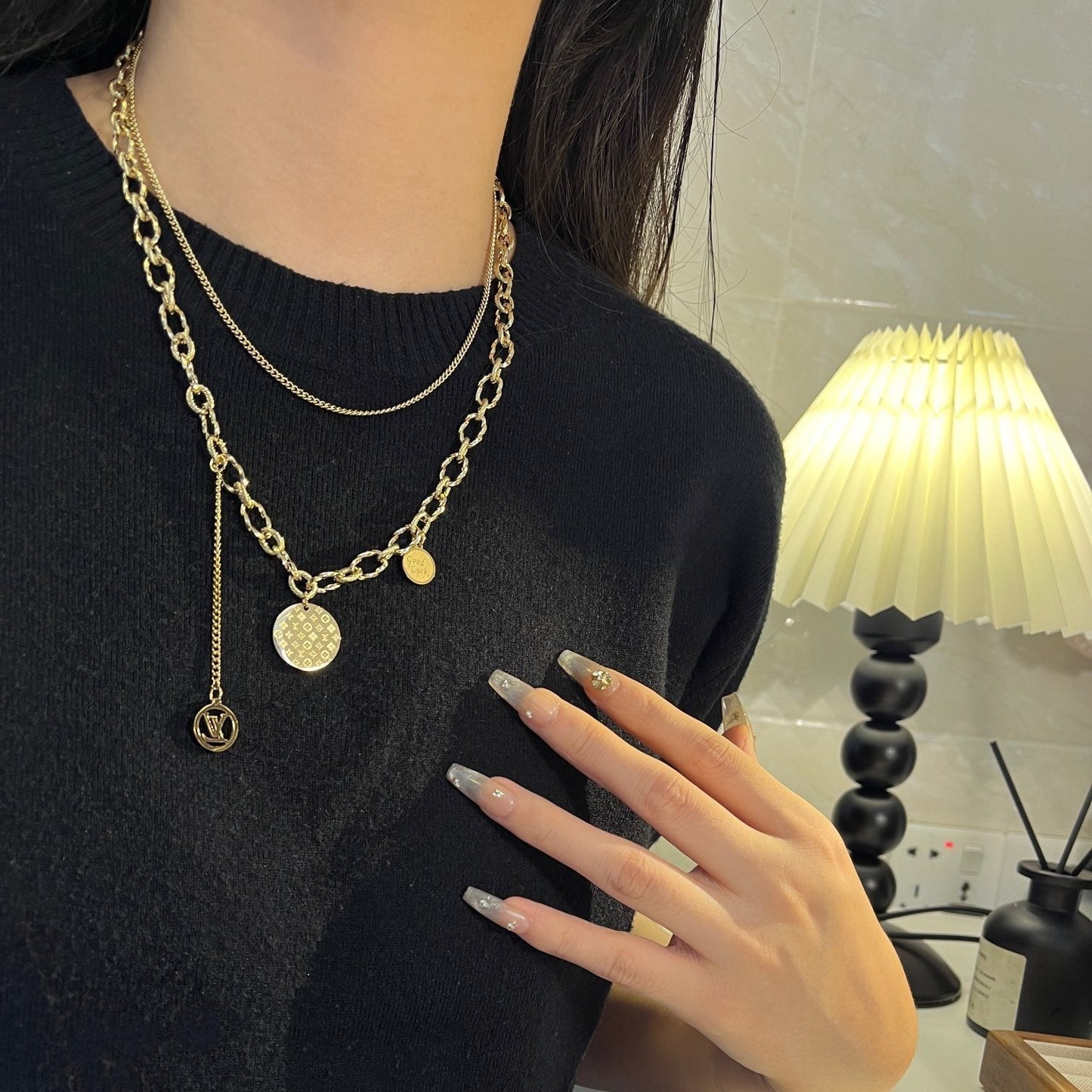 Collier à motif double couche en acier de titane
