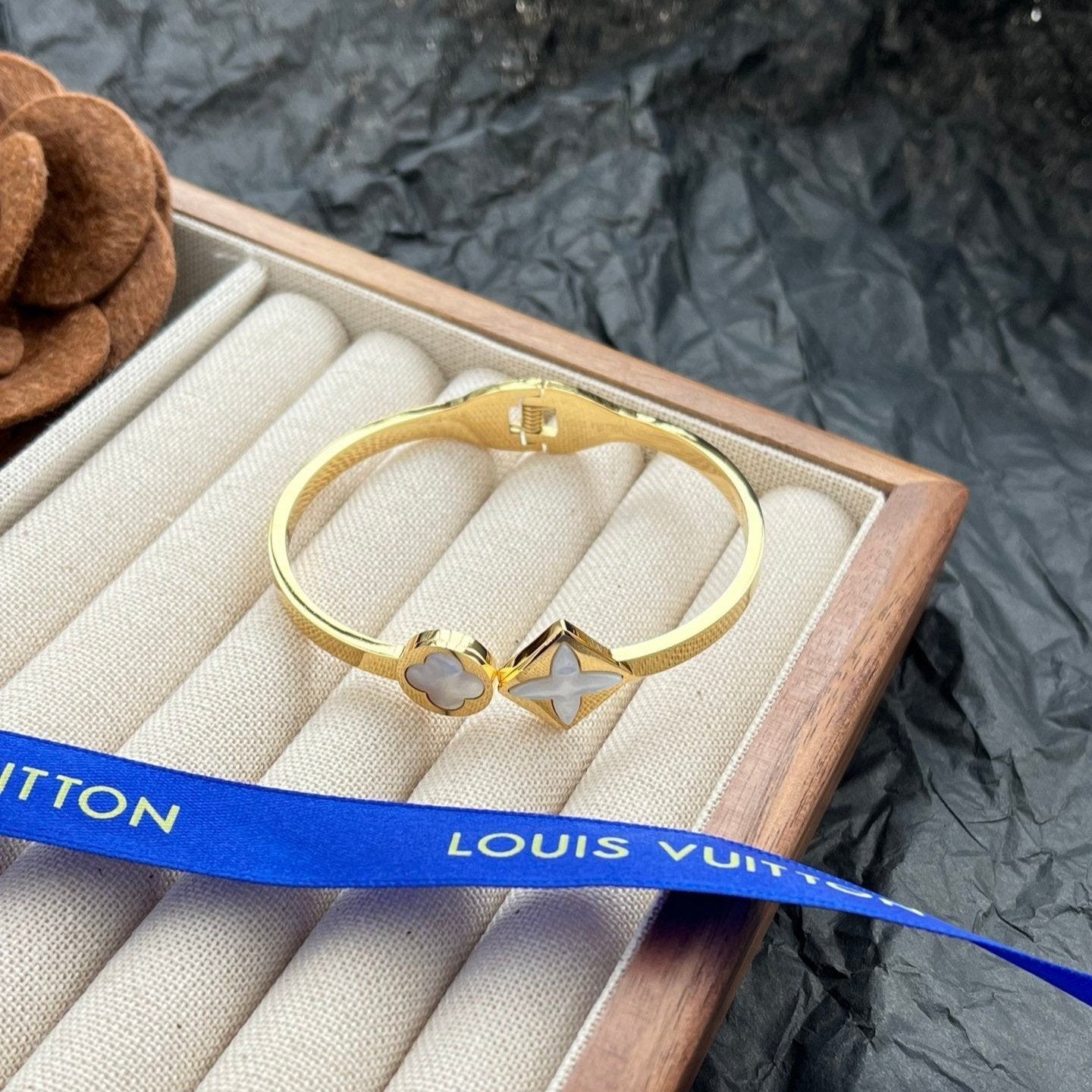 Bracelet floral en nacre