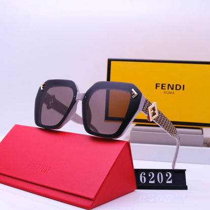 Lunettes de soleil gravées de la lettre F de style rétro