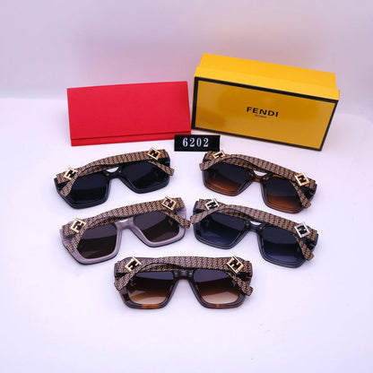 Lunettes de soleil gravées de la lettre F de style rétro