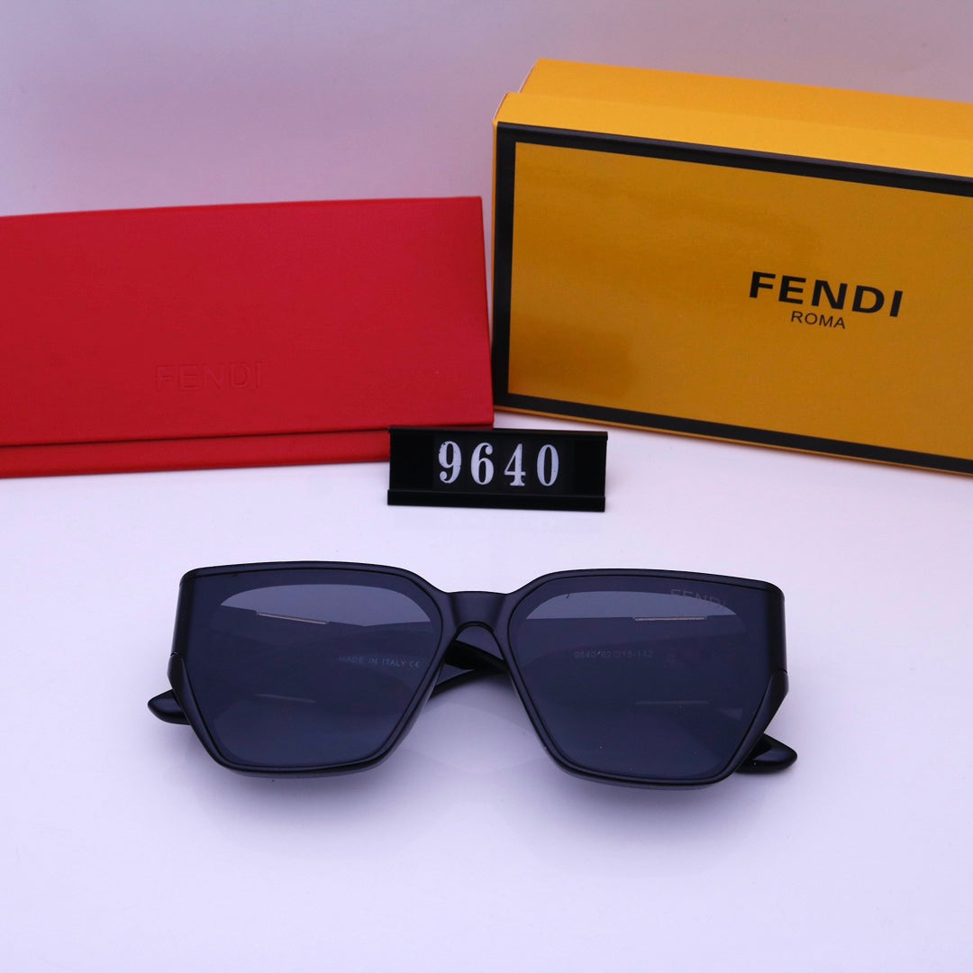 Lunettes de soleil F estampillées à la mode
