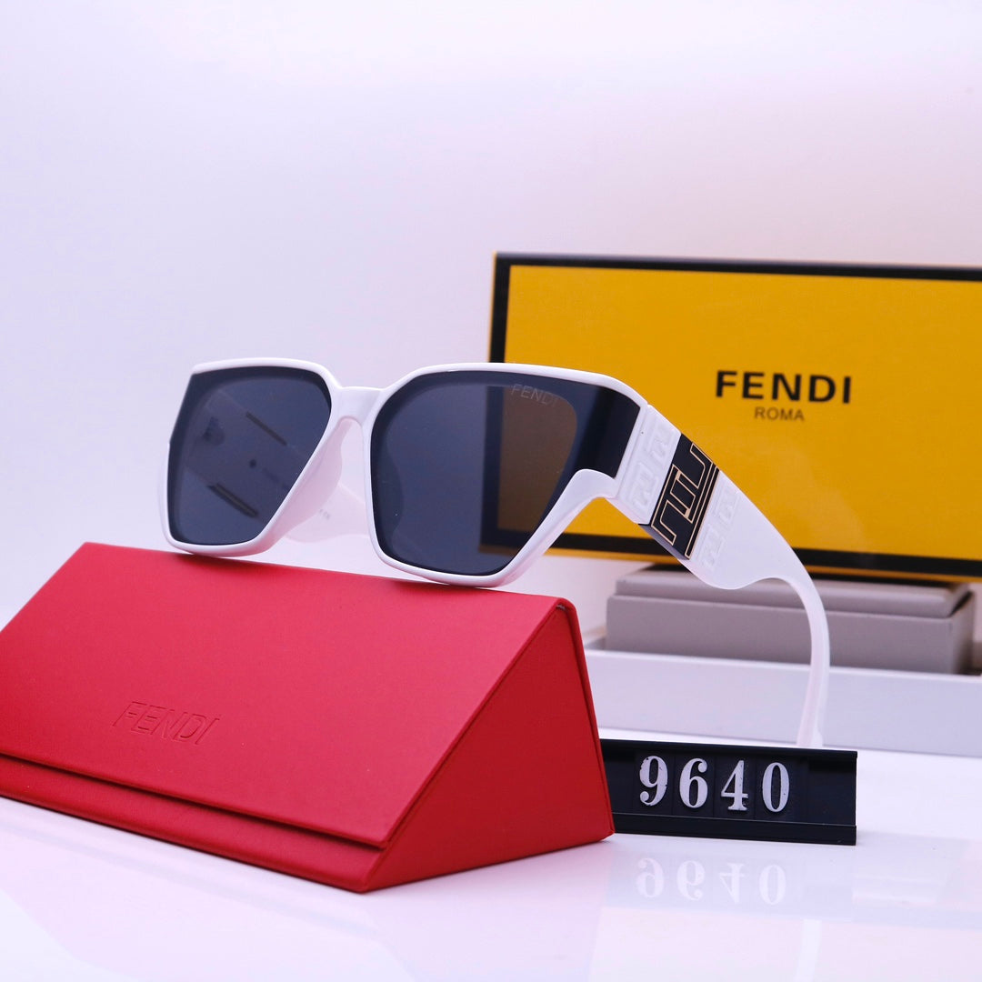 Lunettes de soleil F estampillées à la mode