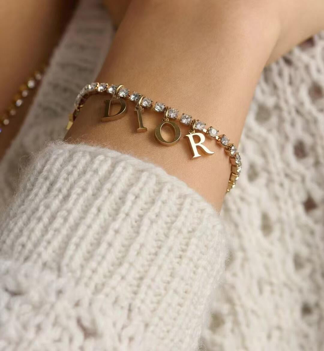 Bracelet et Collier de Breloques Lettres Étoiles en Cristal