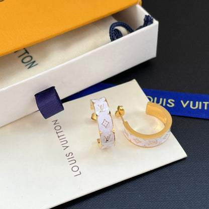 Boucles d'oreilles émaillées monogrammées mode