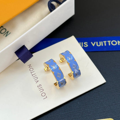 Boucles d'oreilles émaillées monogrammées mode