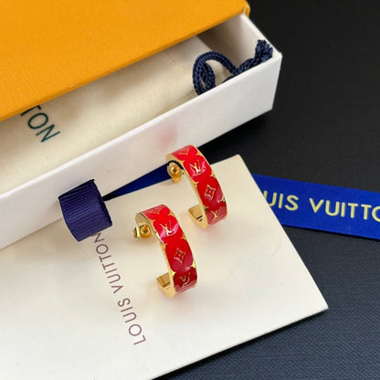 Boucles d'oreilles émaillées monogrammées mode