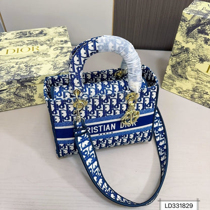 Sac à main classique embossé