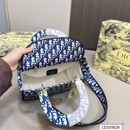 Sac à main classique embossé