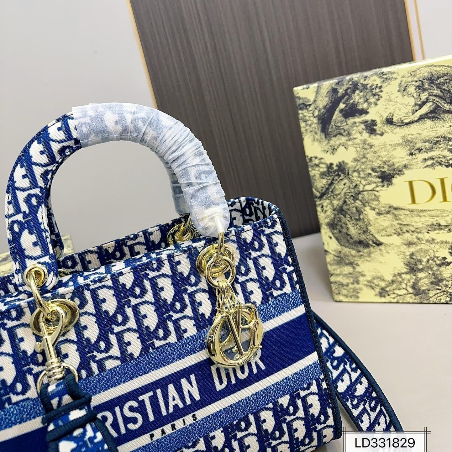 Sac à main classique embossé