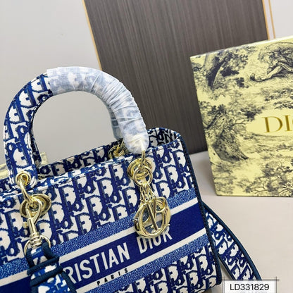 Sac à main classique embossé