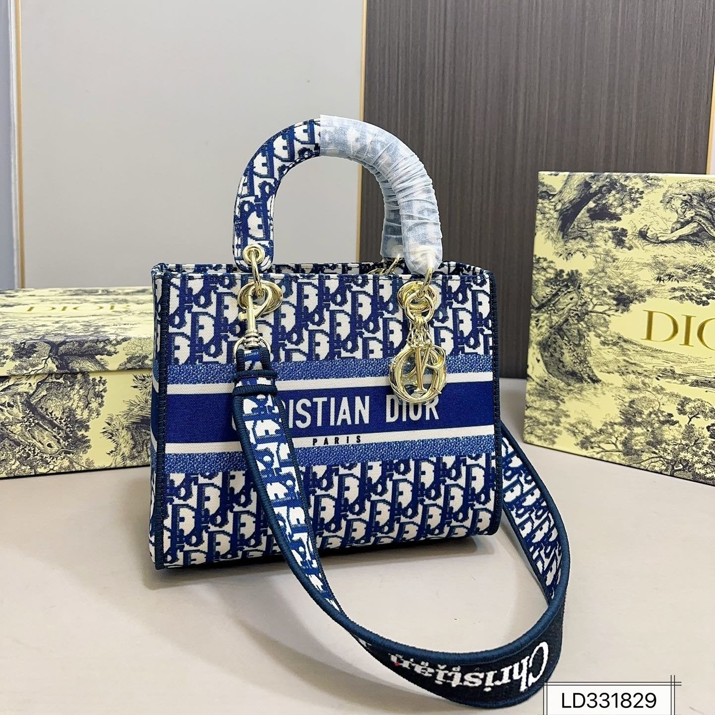 Sac à main classique embossé