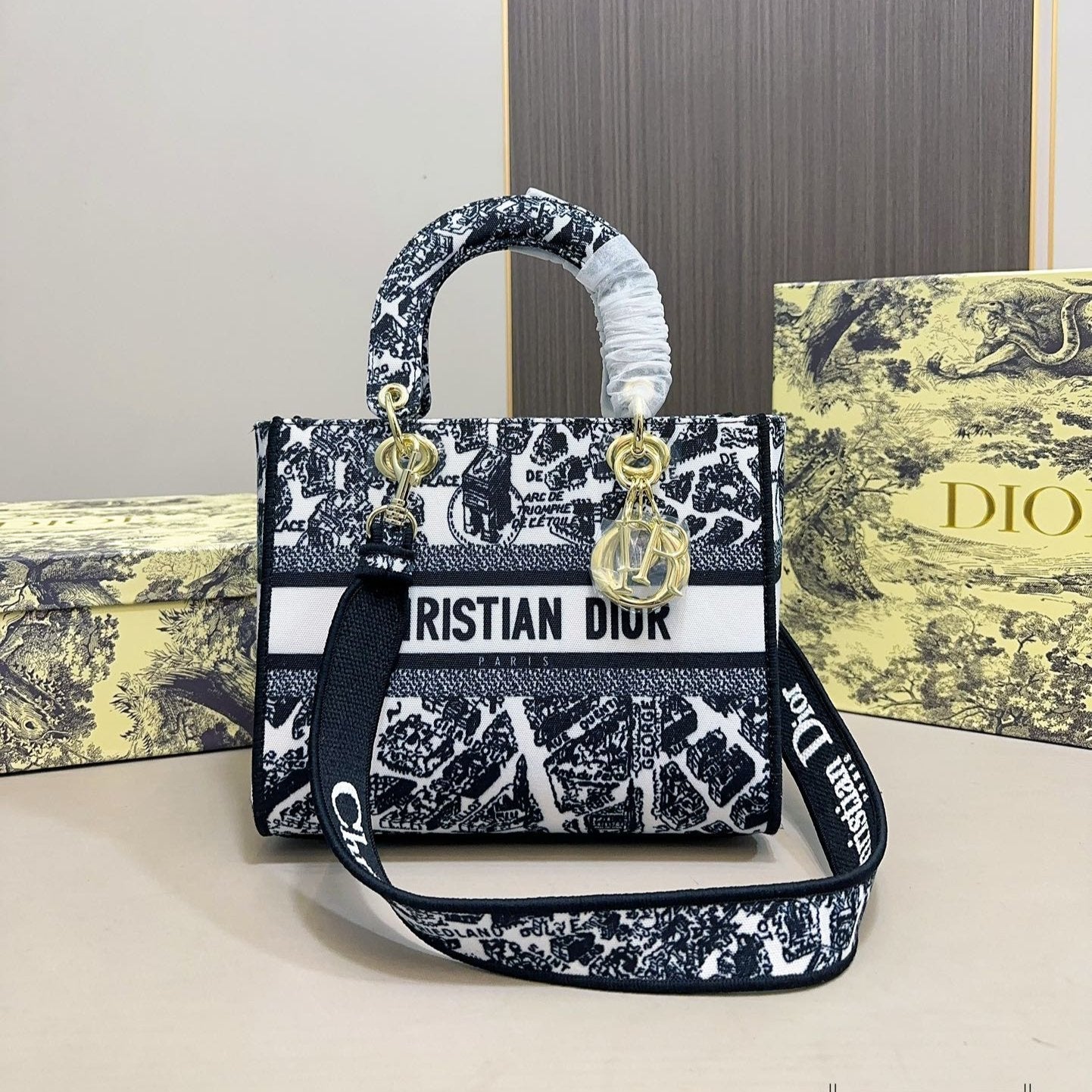 Sac à main classique embossé