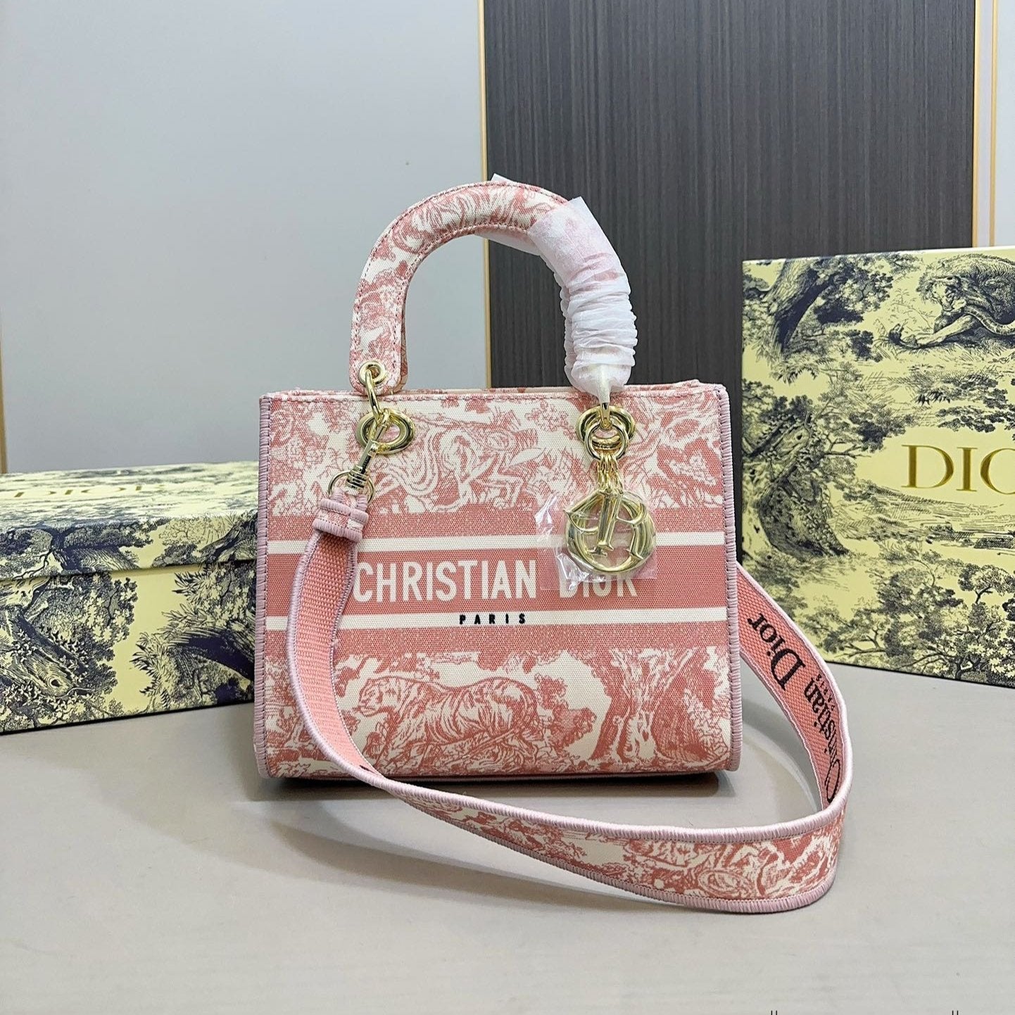 Sac à main classique embossé