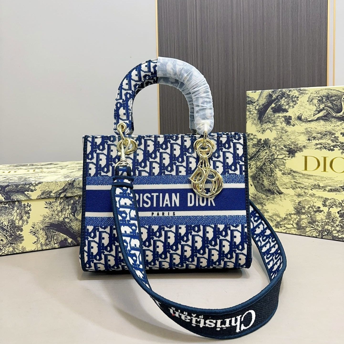 Sac à main classique embossé